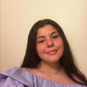 Meet your Posher, Valeria